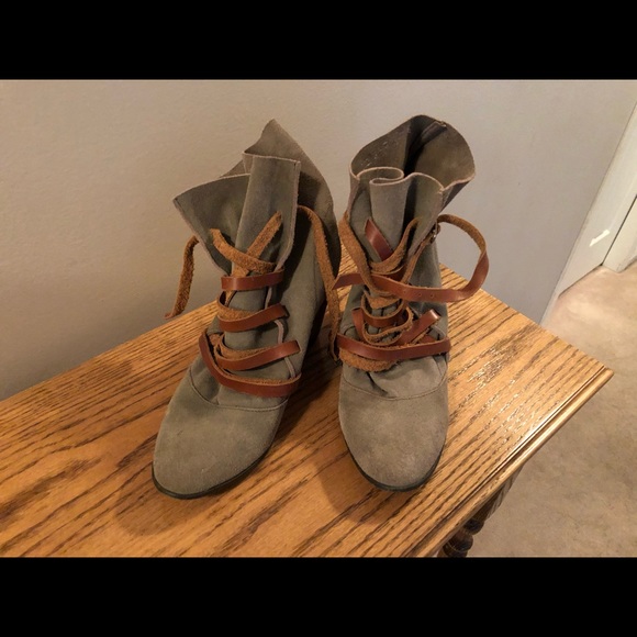 Suede booties - Picture 2 of 4